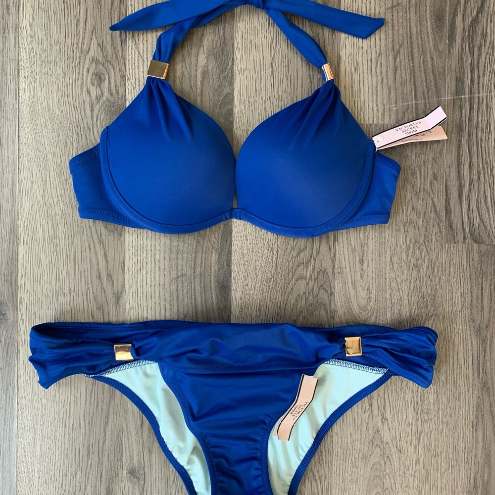 34A Small Hottie Halter NWT